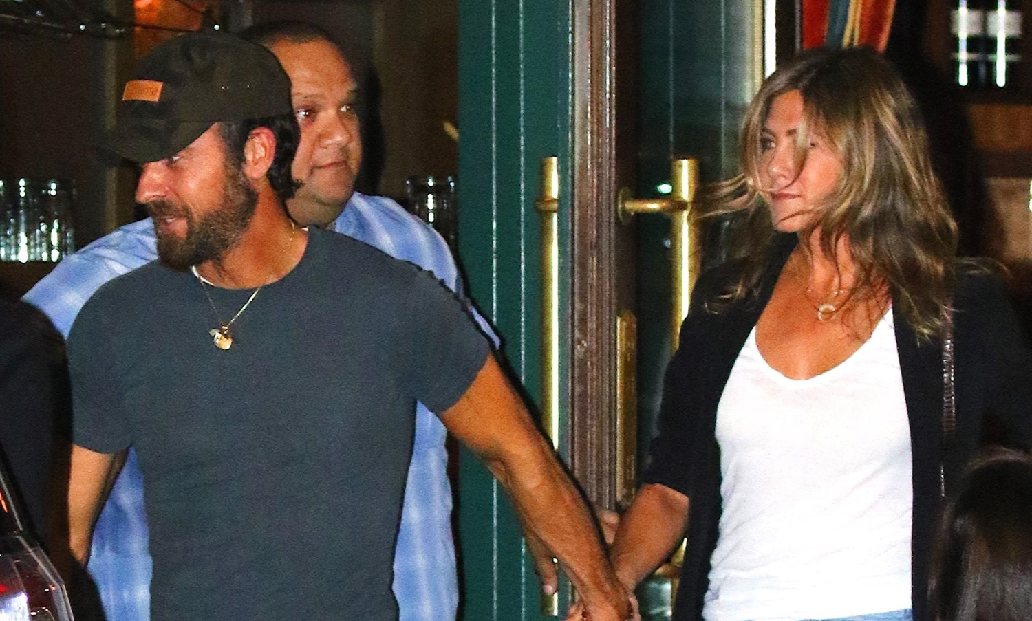 Jennifer Aniston & Justin Theroux Hold Hands on Date Night! Jennifer