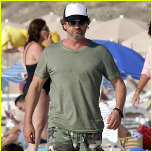 Gerard Butler Goes Incognito on Crowded Beach in Spain