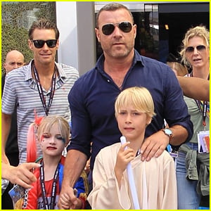 Liev Schreiber's Sons Dress Up in Costume at Comic-Con!