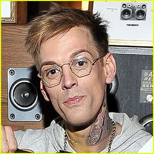 Aaron Carter Responds After Opening Up About His Sexuality | Aaron