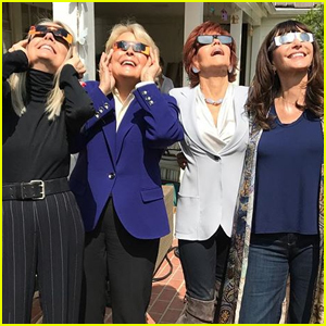 Diane Keaton & 'Book Club' Cast Have an Eclipse Viewing Party!