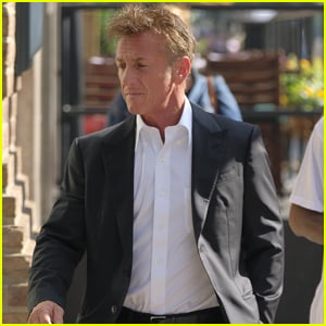 Sean Penn Suits Up for a Day Out in New York City
