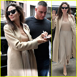 Angelina Jolie Looks Chic While Posing With Fans in NYC!