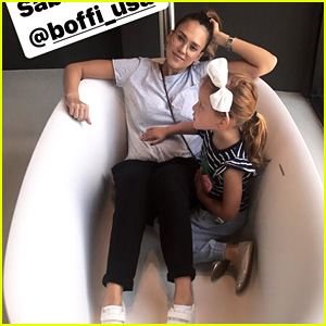 Pregnant Jessica Alba & Family Go Bathtub Shopping - See Pics!