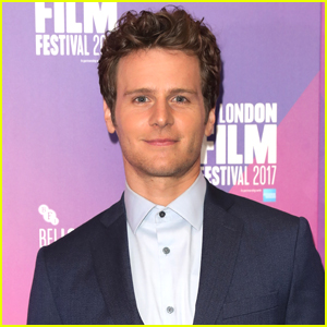 Jonathan Groff Attends the Premiere of New Show 'Mindhunter' in London