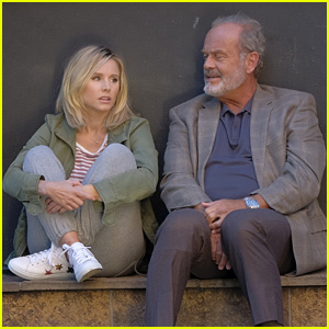 Kristen Bell & Kelsey Grammer Film 'Like Father' on a Stoop