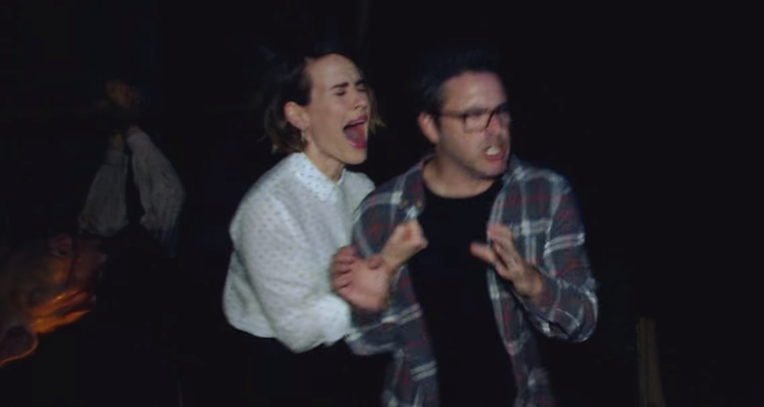 Sarah Paulson Gets Spooked at American Horror Story Haunted House