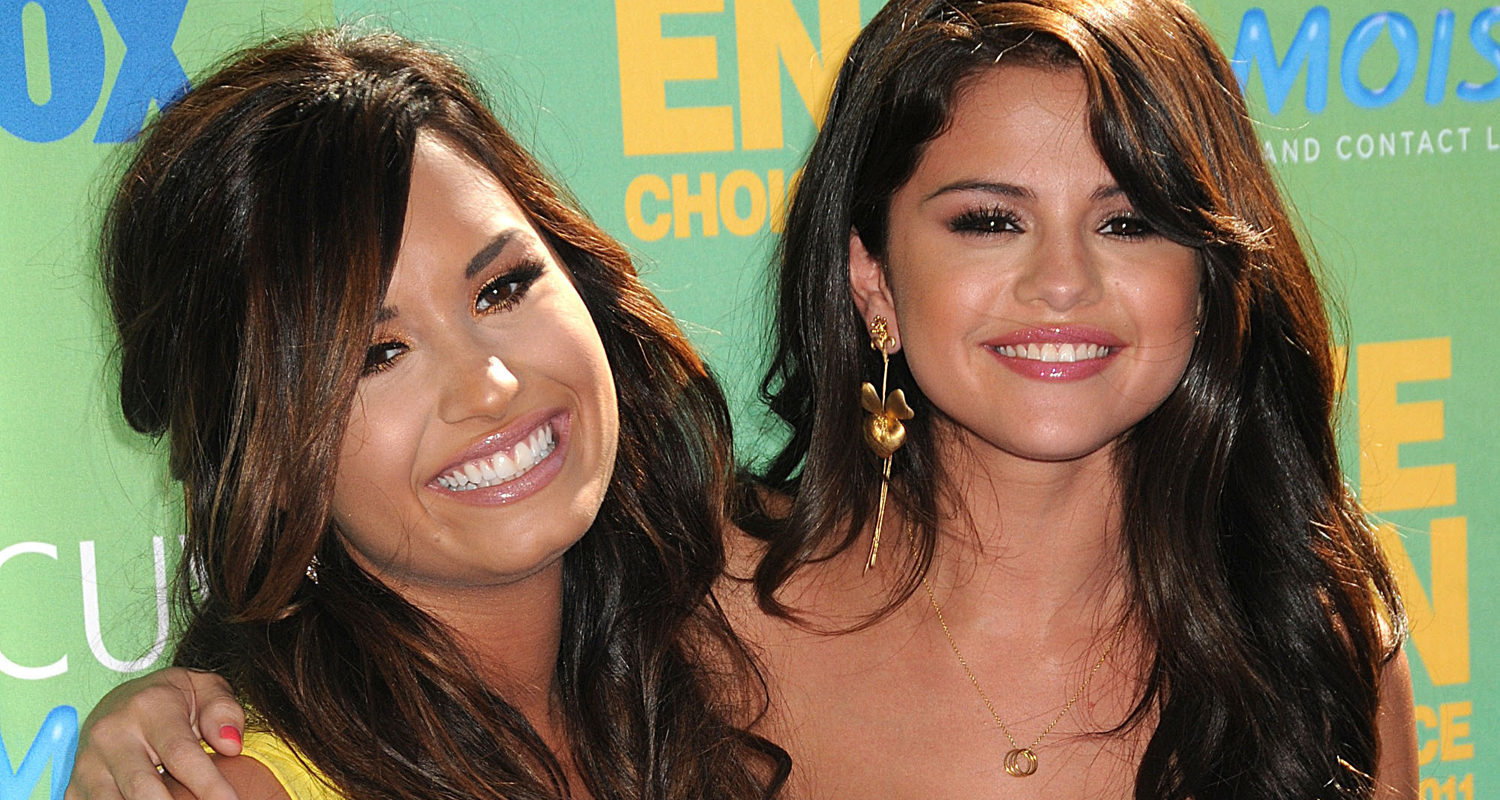 Filme Cu Demi Lovato Si Selena Gomez Selena Gomez Congratulates Demi Lovato on Her New Documentary! | Demi