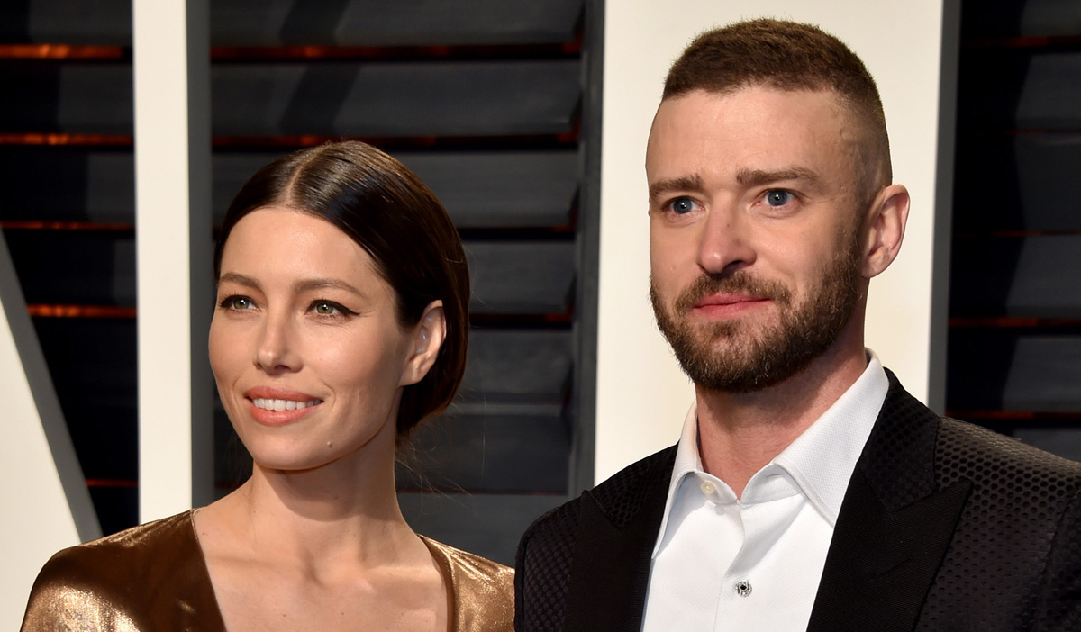 Jessica Biel & Justin Timberlake Post Christmas Message From Ski Slope