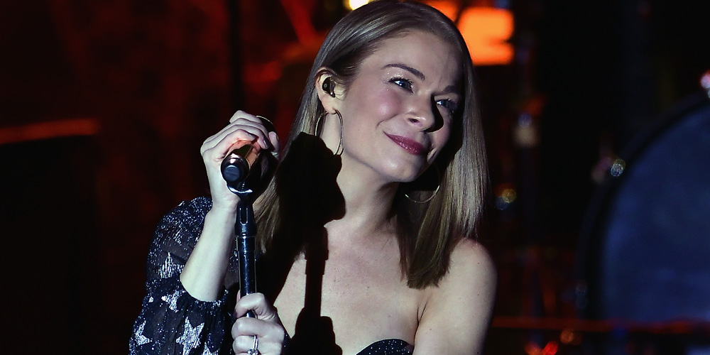 LeAnn Rimes Recreates ‘Coyote Ugly’ Bar Performance – See the Pic