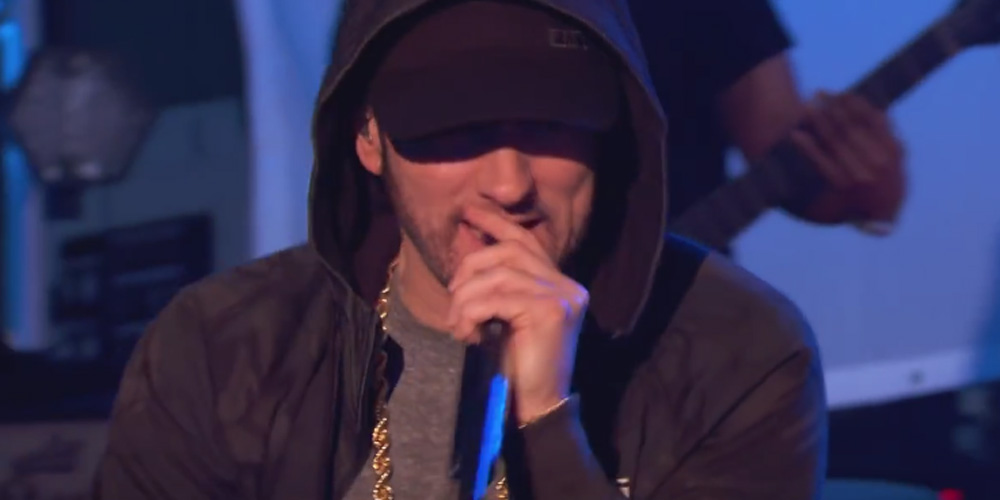 Eminem Performs ‘Love The Way You Lie,’ ‘Berzerk’ & More Hits for BBC Radio 1 – Watch!