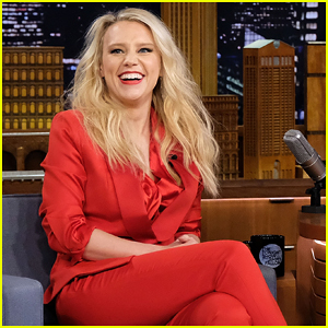 Kate McKinnon Shows Off Her Hilarious Gal Gadot Impression on 'Tonight Show' - Watch Here!