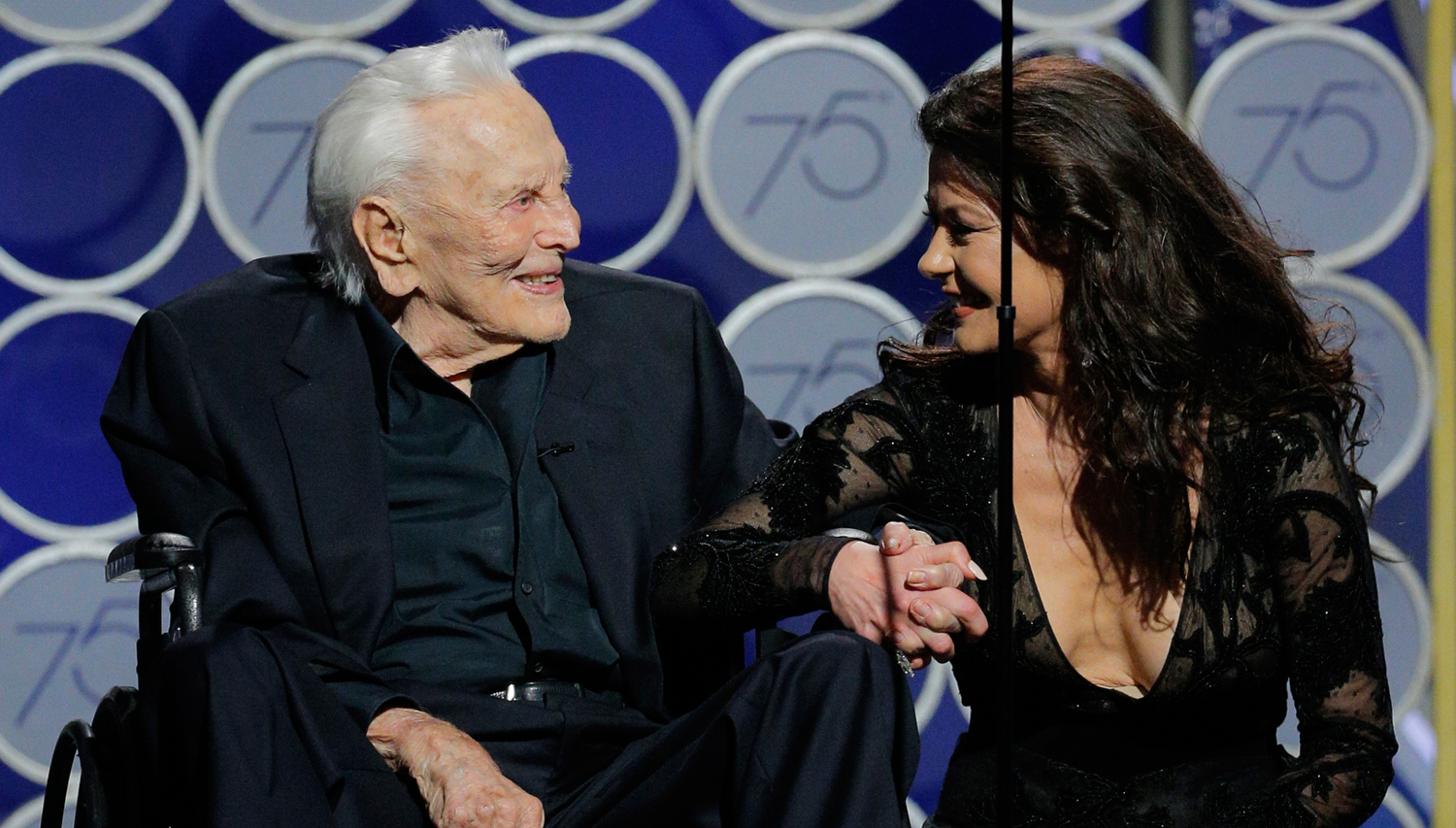 Kirk Douglas Speaks On Stage at Golden Globes at Age 101!