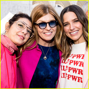 Sophia Bush Joins Forces with Marisa Tomei & Connie Britton at Women's March 2018 in LA!