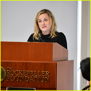 Amy Poehler Speaks Out in Support of Tipped Workers at One Fair Wage Event!