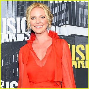 Katherine Heigl Poses in Bikini, Reveals How She Lost Post-Baby Weight