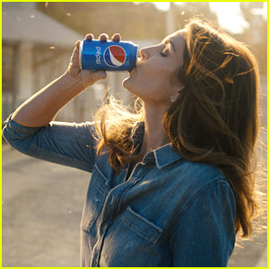 Pepsi Super Bowl Commercial 2018 with Cindy Crawford & More - Watch Now!