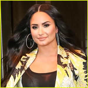 Demi Lovato Reveals Her Old AOL Screen Name Was Inspired By Kelly Clarkson!