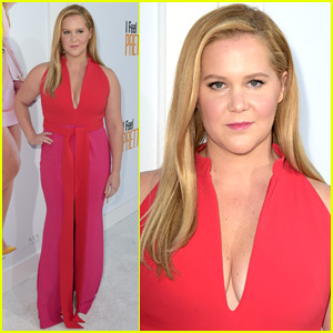 Amy Schumer Goes Pretty in Pink for 'I Feel Pretty' Premiere