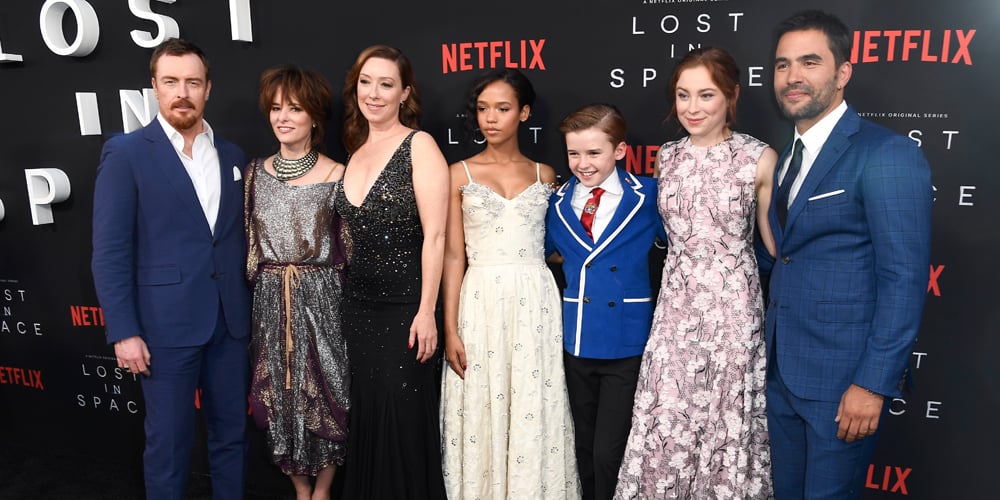 The Cast of ‘Lost In Space’ Hits the Red Carpet at LA Premiere! | Bill