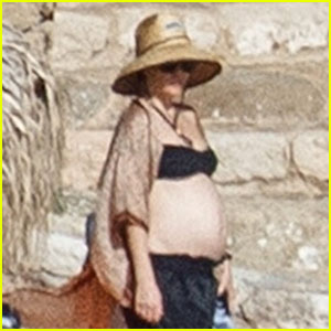 Pregnant Kate Hudson Wears a Bikini on Vacation in Greece!