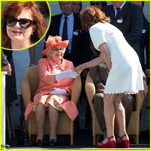 Susan Sarandon Breaks Royal Protocol While Meeting Queen Elizabeth - Here's What Happened