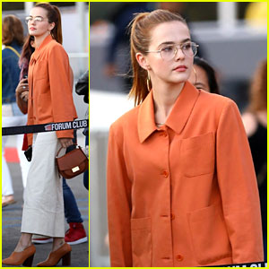 Zoey Deutch Repurposes Her Mom's Clothes for This Chic Concert Look