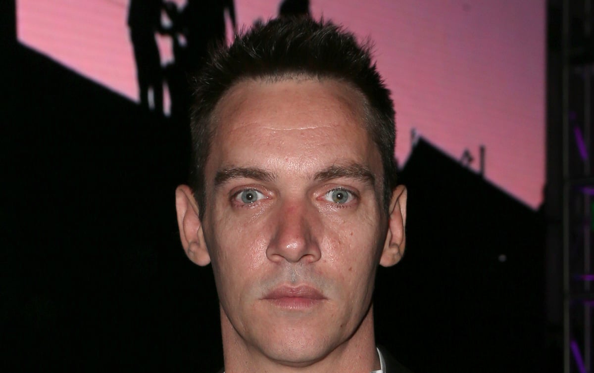 Jonathan Rhys Meyers Breaks Silence on Airplane Incident & Police(00)