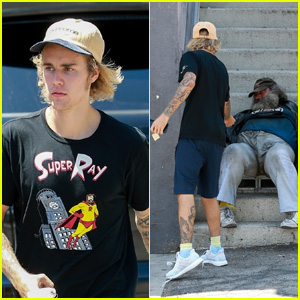 Justin Bieber Gives Money to a Homeless Man in Los Angeles