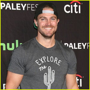 Stephen Amell Strips to His Birthday Suit for Poolside Photo!