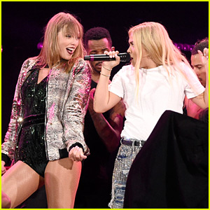 Taylor Swift Sings 'Curious' with Hayley Kiyoko at Boston Tour Stop! (Video)