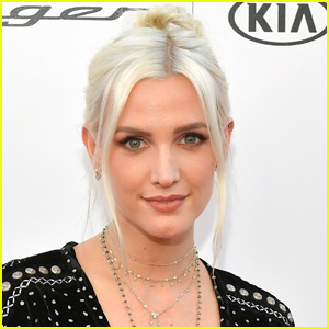 Ashlee Simpson Reflects on Infamous 'Saturday Night Live' Performance, 14 Years Later
