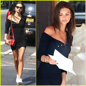 Emily Ratajkowski Grabs Lunch with a Friend in NYC