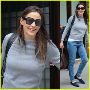 Jennifer Garner Is All Smiles Stepping Out in New York City!