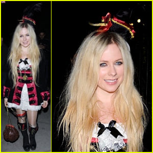 Avril Lavigne Is a Pretty Pirate for Just Jared's Halloween Party!