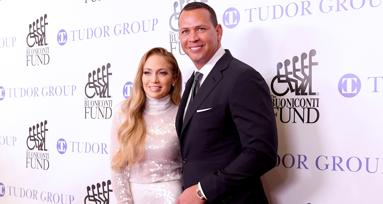 Jennifer Lopez Signed an Autograph for Alex Rodriguez 20 Years Ago(01)