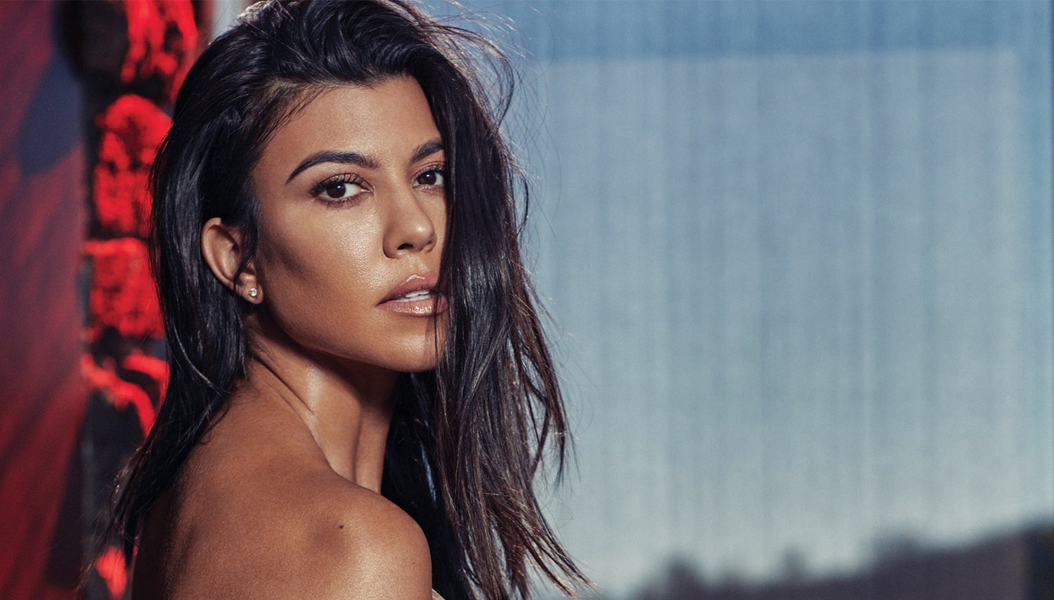 Kourtney Kardashian Poses Topless for ‘GQ’ Mexico! Kourtney