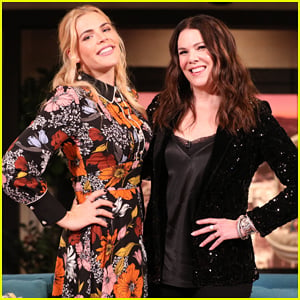 Lauren Graham Admits She Doesn't Remember Meeting Busy Philipps on 'Busy Tonight' - Watch Here!