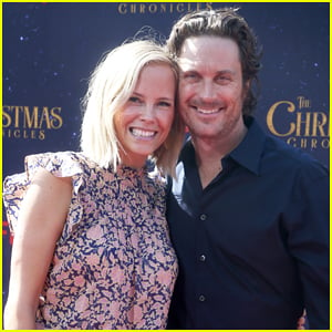 Oliver Hudson & Wife Erinn Bartlett Couple Up at 'The Christmas Chronicles' L.A Premiere!