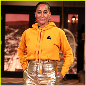 Tracee Ellis Ross Hilariously Recalls Freezing Macy's Thanksgiving Day Parade Experience - Watch!
