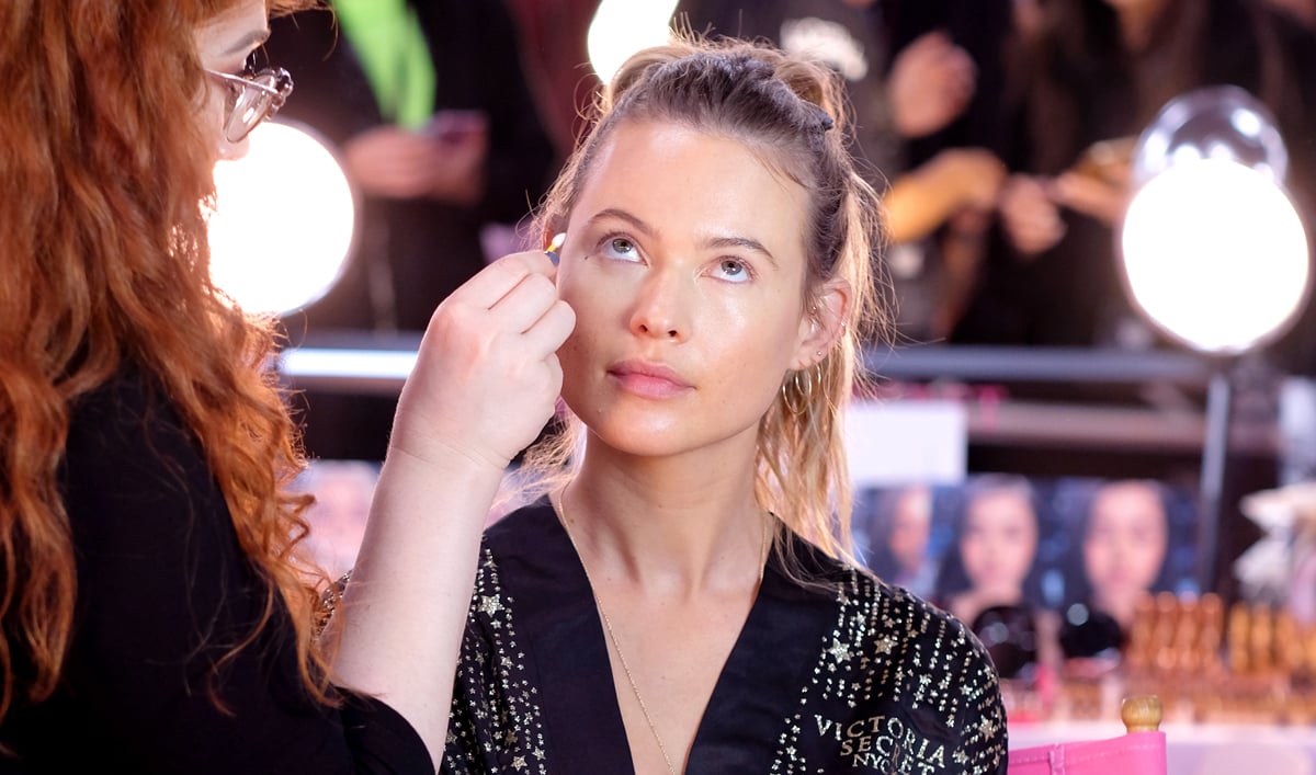 Victoria’s Secret Models Get Hair & Makeup Done Backstage at Fashion