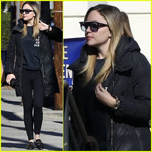 Amanda Bynes Steps Out for Coffee in Los Angeles