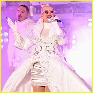Christina Aguilera Gives Epic New Year's Eve 2019 Performance in Rainy Times Square!