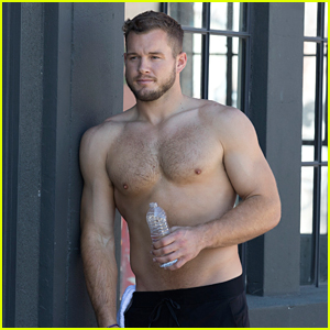 Colton Underwood Goes Shirtless for a Fitness Date on 'The Bachelor' (Photos)