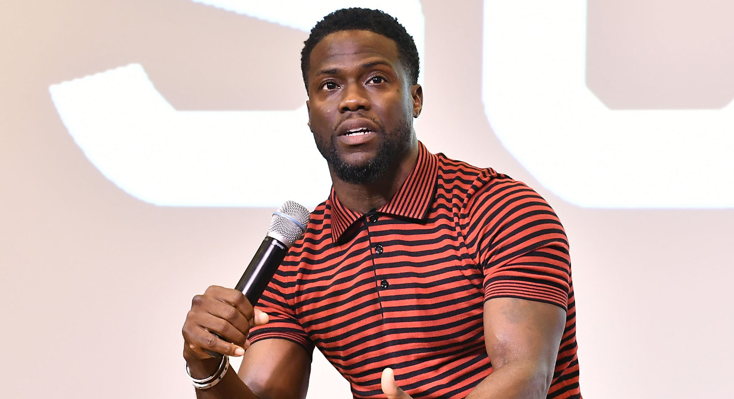 Kevin Hart Apologizes to LGBTQ Community on SiriusXM Show Kevin Hart