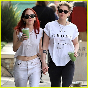Kristen Stewart & Rumored Girlfriend Sara Dinkin Hold Hands While Grabbing a Juice!