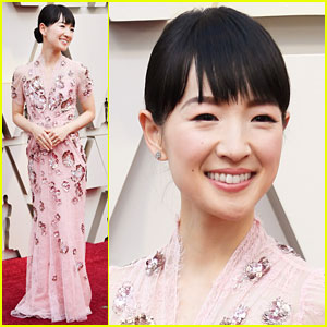 Marie Kondo Arrives for Her Very First Oscars!