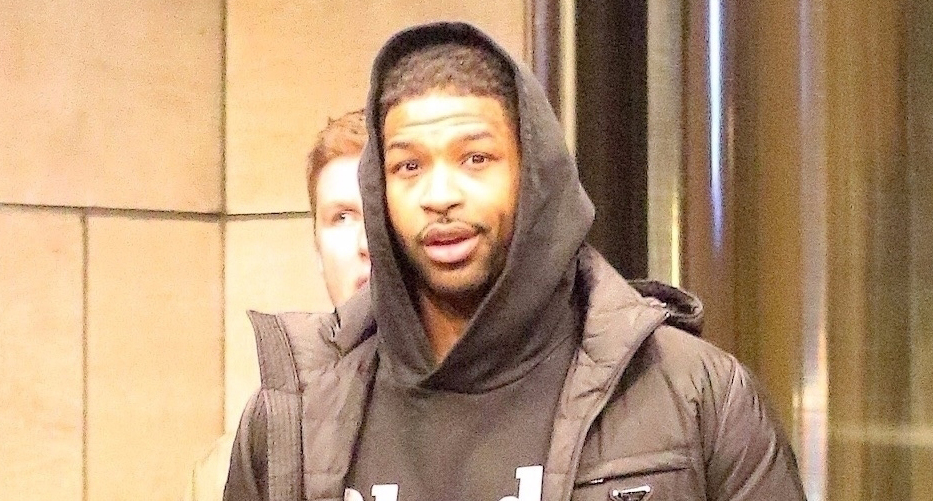Tristan Thompson Steps Out Amid Khloe Kardashian & Jordyn Woods(02)