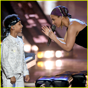 Alicia Keys Brings Son Egypt on Stage During iHeartRadio Music Awards 2019 Performance - Watch!