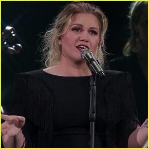 Kelly Clarkson Impresses With Cardi B & Post Malone Mash-Up Cover - Watch!